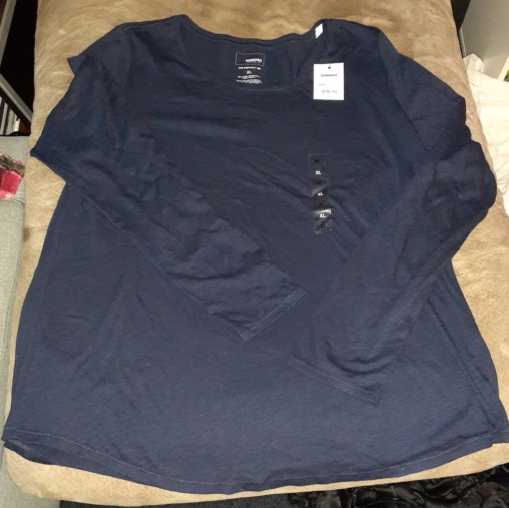 Sonoma Brand new Navy long sleeve tee